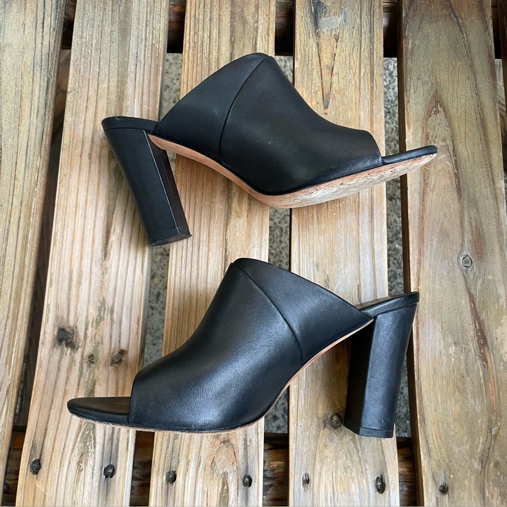 Vince Heath Black Leather Cross Strap Block Heel Sandal Womens Size 8
